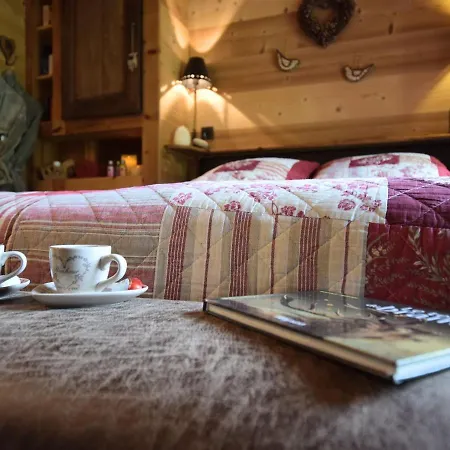 Holiday home Majestic Chalet In Arville With Bubble Bath Smuid
